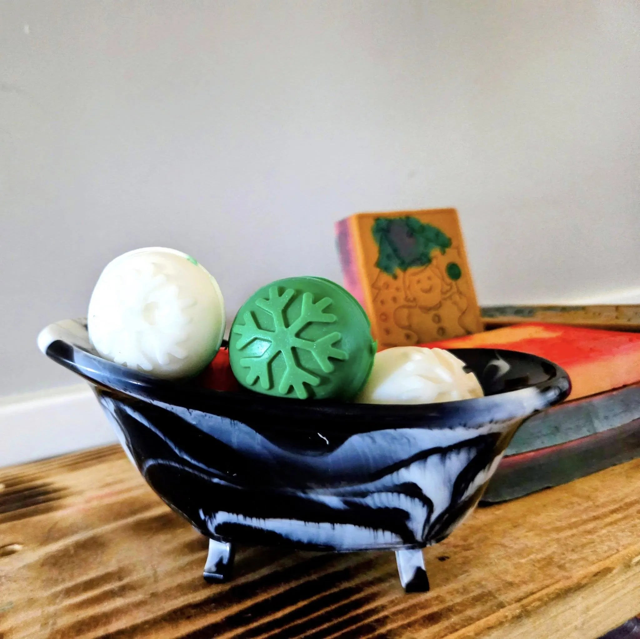 Resin Oasis Tub Soap Dishes